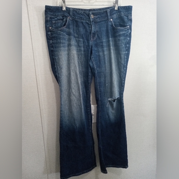 Decree Pants Size 15 Distressed Bootcut Blue Jeans Hole in Knee Worn Bottom Hem - Picture 2 of 15